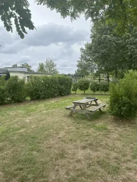 Gadabout Hostel & Camp