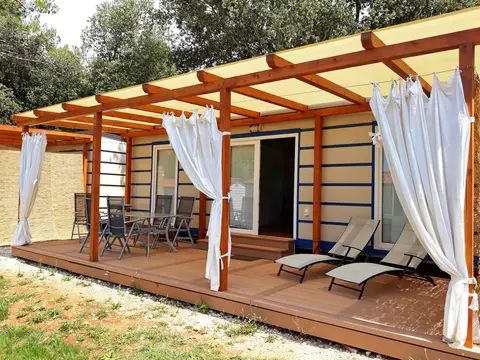 Kamp Grand Veles
