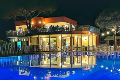 Camping Lacona Pineta