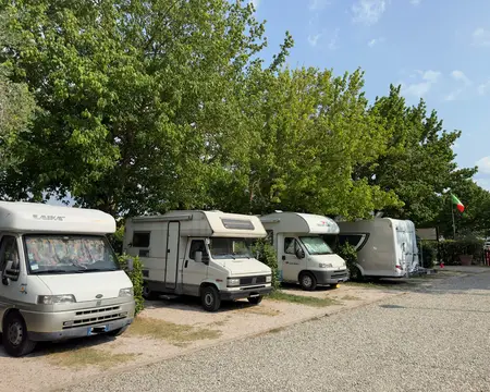 Area Sosta Camper L'Airone Passignano
