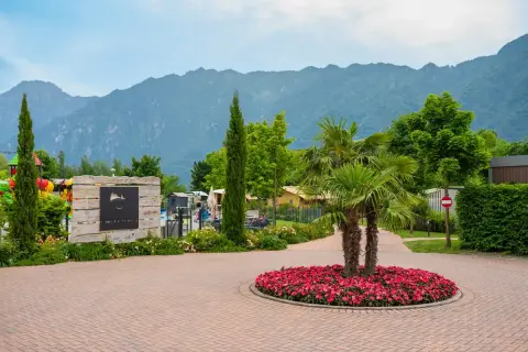 Lake Idro Glamping Boutique