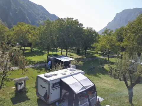 Camping Vantone Pineta