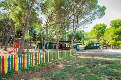 Horizonte Camp Veruda Island