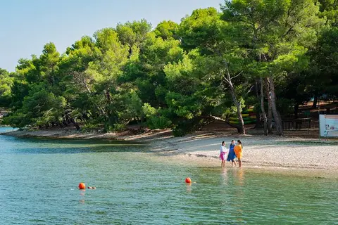 Horizonte Camp Veruda Island