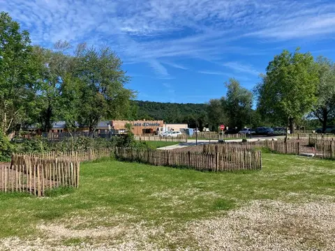 Aire de camping-cars Plage d'Osselle