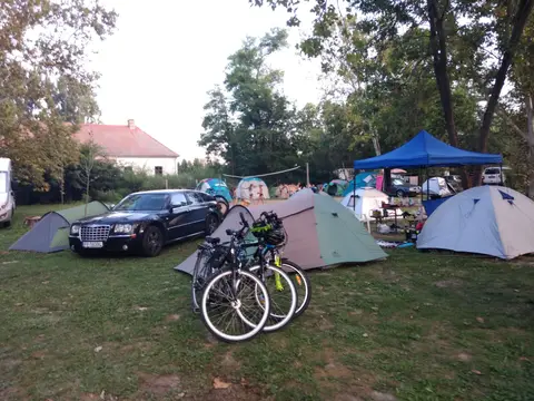 Rév Camping