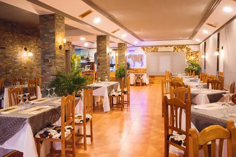 Área de Servicio Venta del Peral - Restaurante Asador
