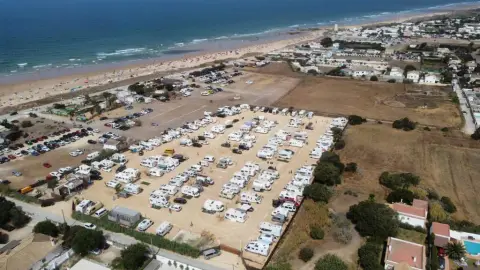 Caravan Área El Palmar Beach