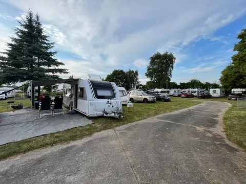 Pole kempingowe Lotnisko Leszno