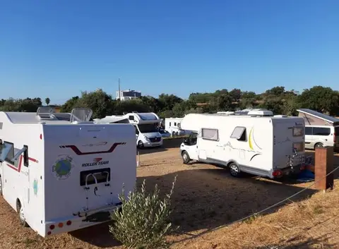 Elodie & Romy's Algarve Camping Car Park