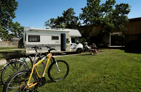 Strommer Wohnmobilstellplatz