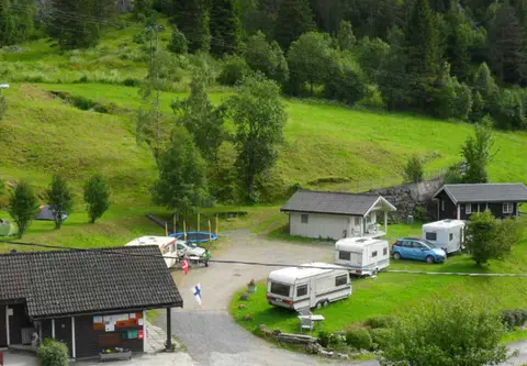 Holmevik Camping og Hytter