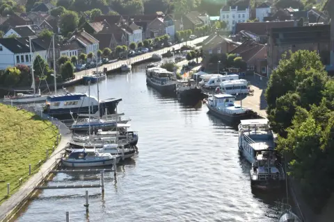 Wohnmobilstellplatz Am Alten Hafen (Weener)