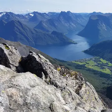 Hjørundfjord Camping