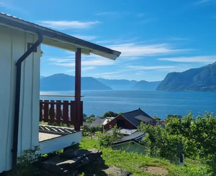 Systrond Motell, Hyttesenter og Camping