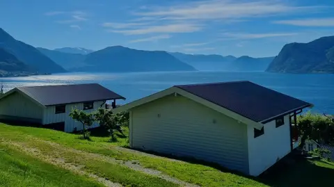 Systrond Motell, Hyttesenter og Camping