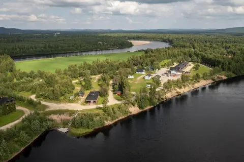 Arctic River Resort