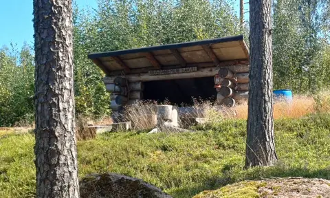 Mustaniemen Leirintä
