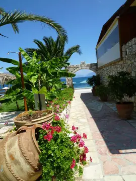 Camping Karavomilos Beach