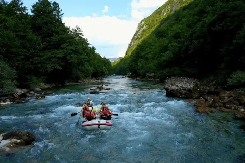 Kamp Modra rijeka