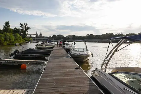 Partfürdő Kemping