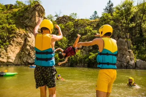 Adventure net camping & rafting