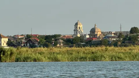 Zonă de campare și parking rulote