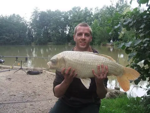 The Oaks Lakes