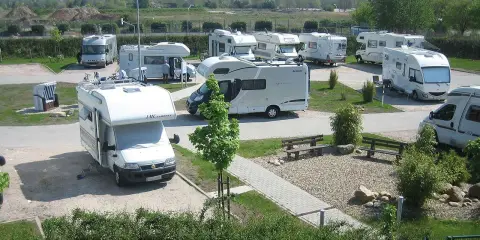 Wohnmobil-Parkplatz am Nautimo