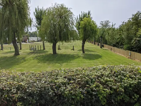 Peewit Caravan Park