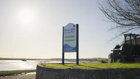 Riverside Holiday Park