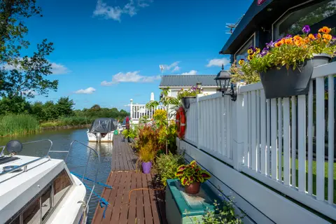 Wharf Cottage Leisure Park