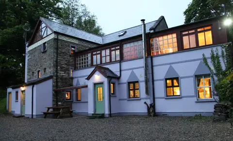 Moville Boutique Hostel Campground