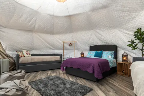 Tregroes Caravan, Camping & Glamping Park