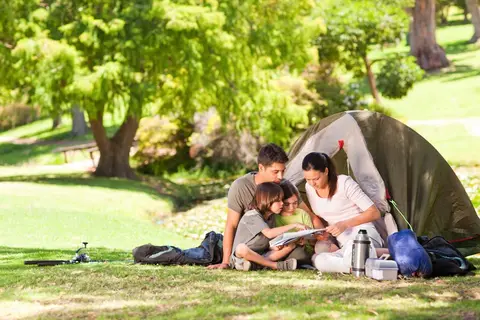 Broadstone Park Camping and Fishery