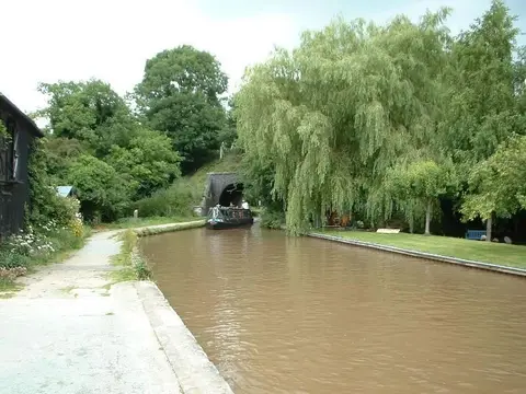 Canalside Caravan Park