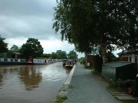 Canalside Caravan Park