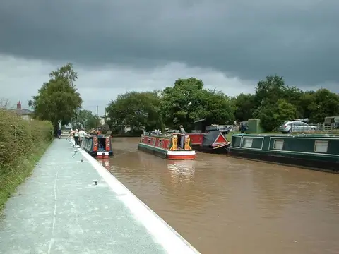 Canalside Caravan Park