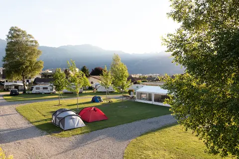 Camping De La Piscine