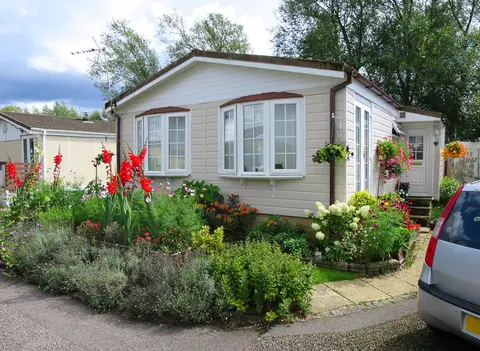 Thameside Court Residential Caravan Park