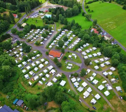 Camping am Schwimmbad