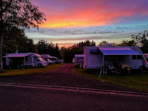 Camping am Schwimmbad