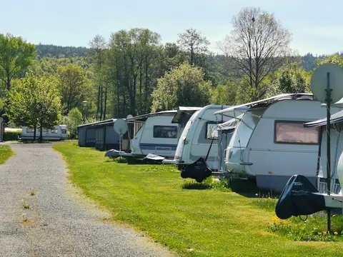 Camping am Schwimmbad