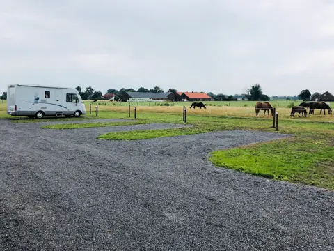 camperplaats Stal Hiensch
