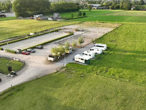 camperplaats Stal Hiensch