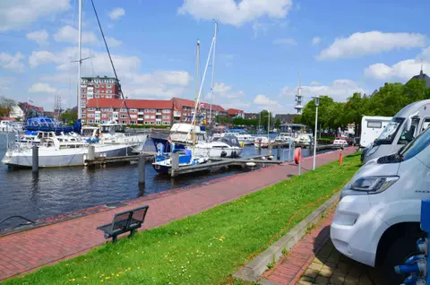 Wohnmobilstellplatz Alter Emder Binnenhafen