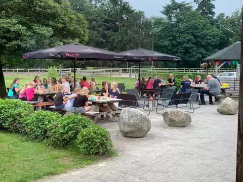 Camping + Manege Knollegruun