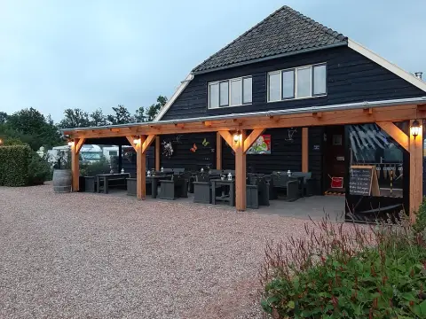 Nuuverstee