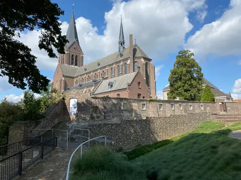 Den Aenstoot