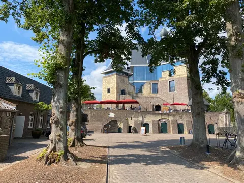 Den Aenstoot